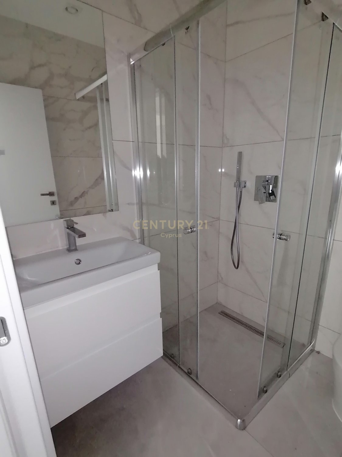 12 chambres Bâtiment à Zakaki, Limassol, Chypre No. 53475