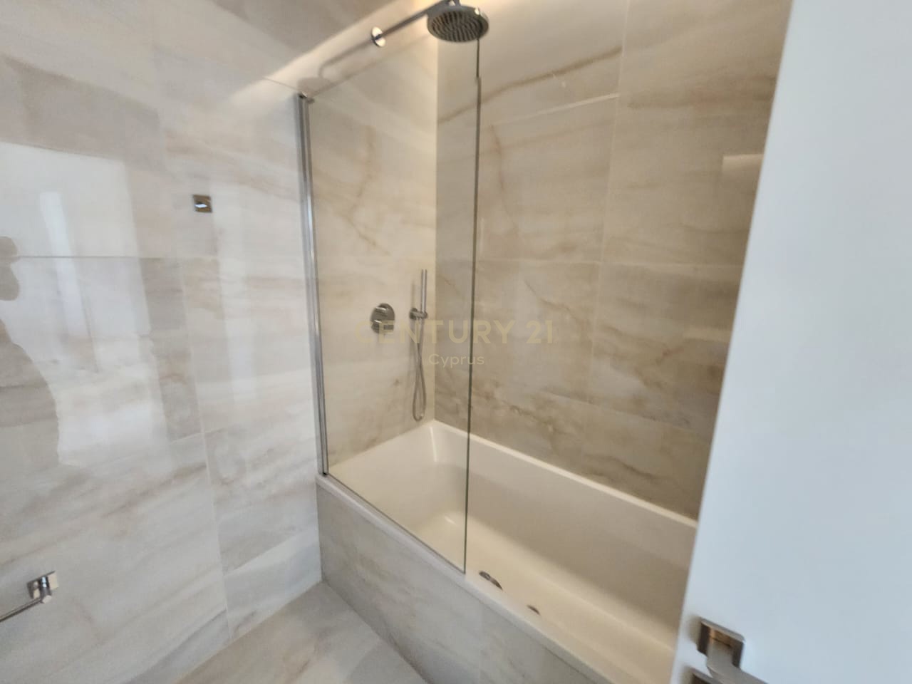 3 chambres Appartement à Tsiflikoudia, Limassol, Chypre No. 56057