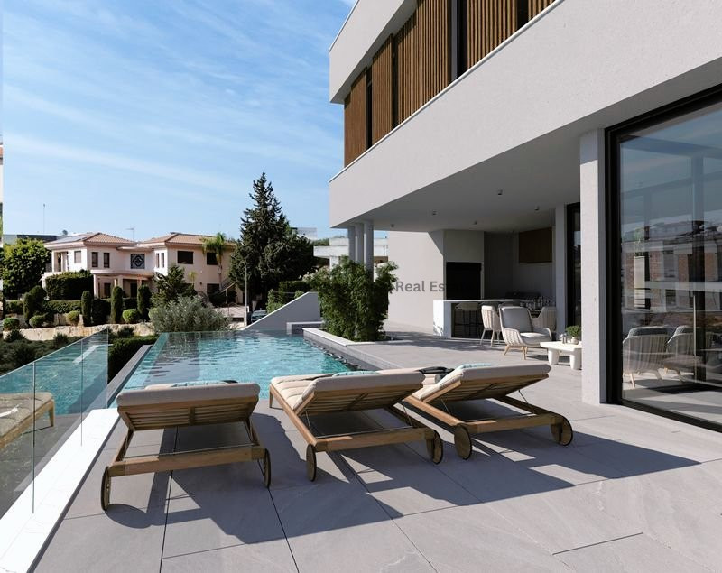 6 bedrooms Villa in Germasogeia, Limassol, Cyprus No. 35266