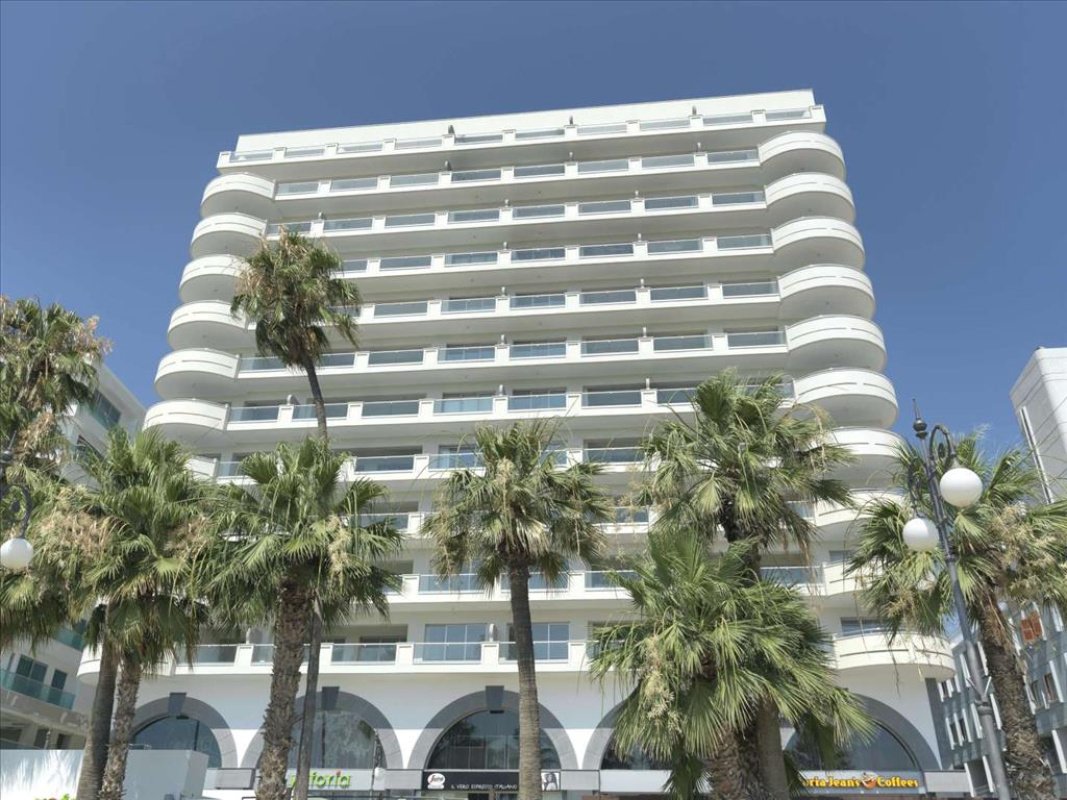 3 bedrooms Apartment in Larnaca, Larnaka, Cyprus No. 38583