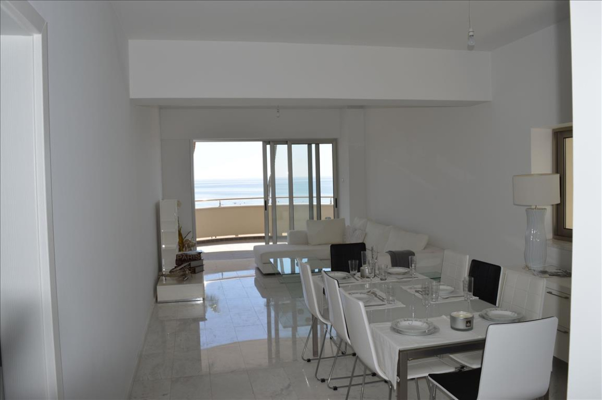 3 bedrooms Apartment in Larnaca, Larnaka, Cyprus No. 38583