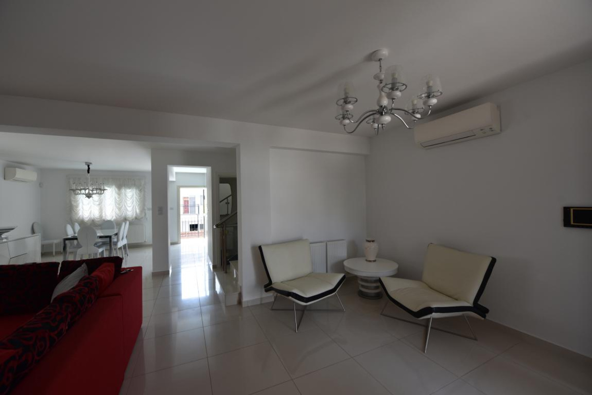 4 bedrooms Villa in Limassol, Cyprus No. 38580