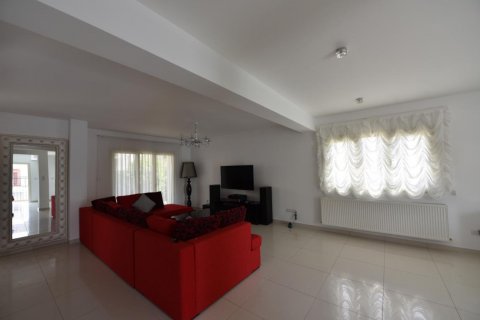 4 bedrooms Villa in Limassol, Cyprus No. 38580