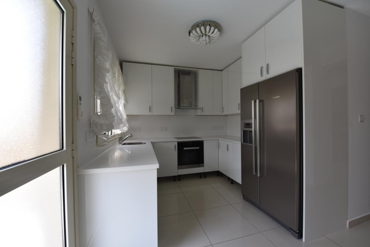 4 bedrooms Villa in Limassol, Cyprus No. 38580