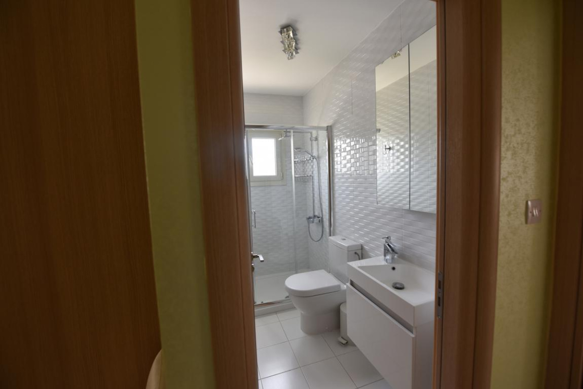 4 bedrooms Villa in Limassol, Cyprus No. 38580