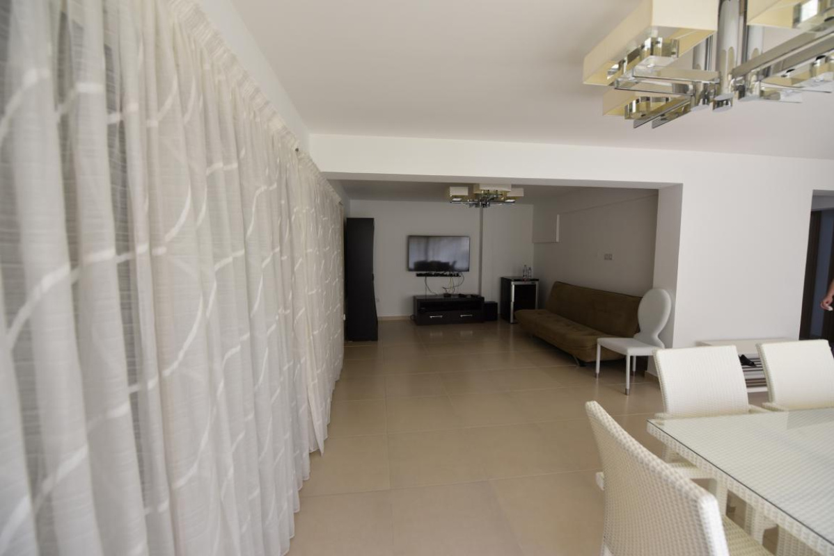4 bedrooms Villa in Limassol, Cyprus No. 38580