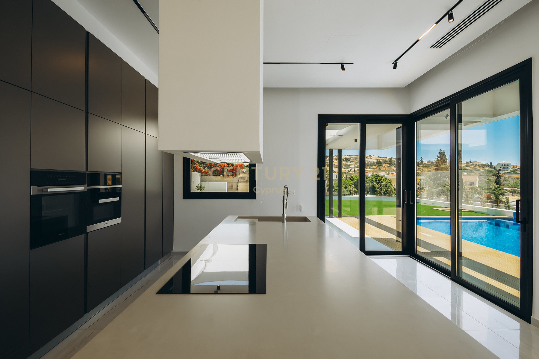 5 chambres Villa à Agios Tychonas, Limassol, Chypre No. 55843