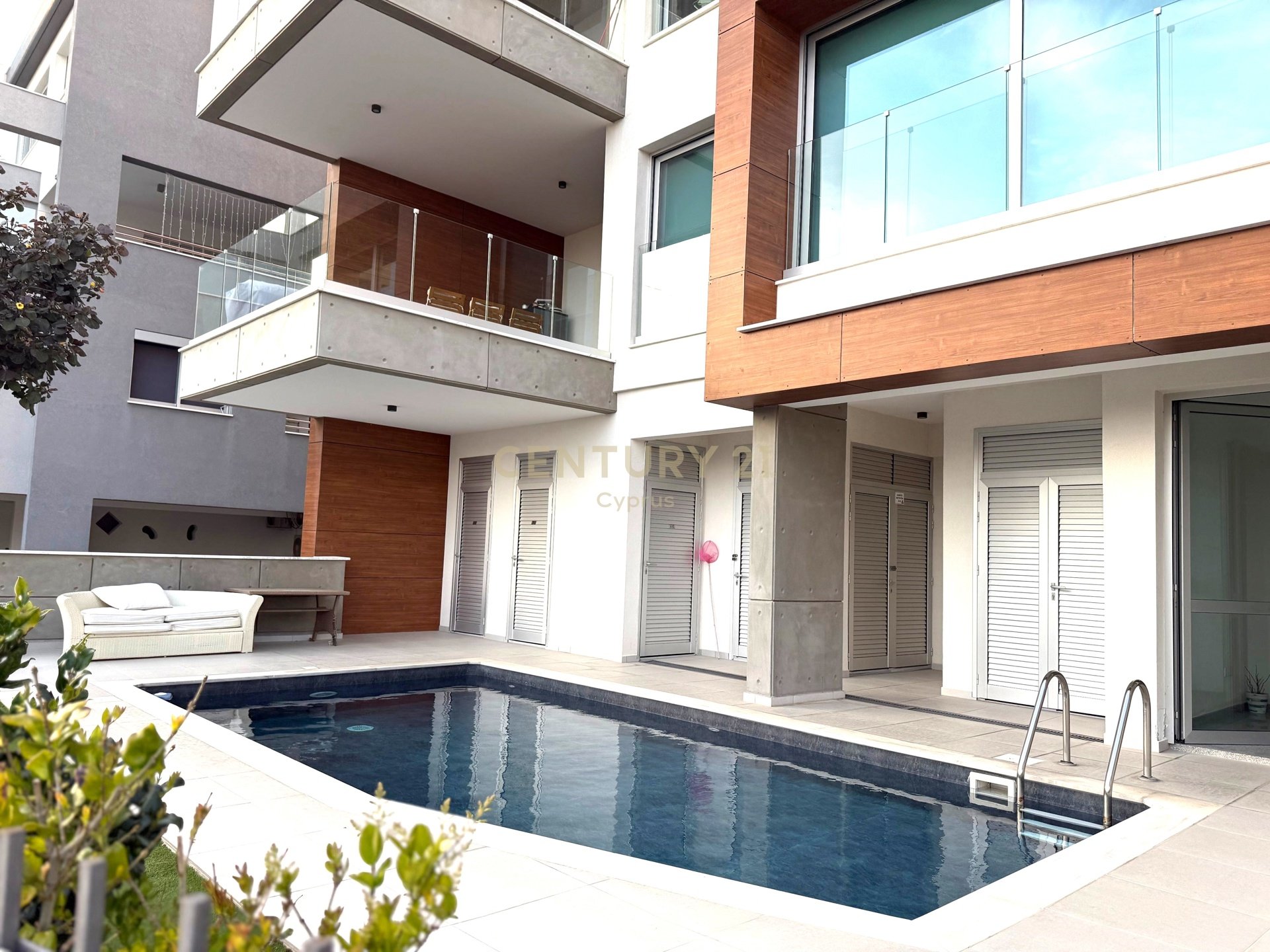 3 bedrooms Penthouse in Agios Athanasios, Limassol, Cyprus No. 54028
