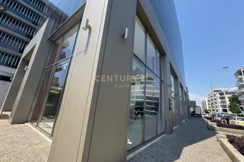 495m2 Tienda en Limassol, Chipre No. 53915