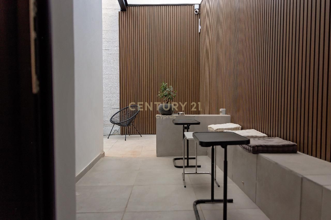 400m2 Local comercial en Limassol, Chipre No. 53705