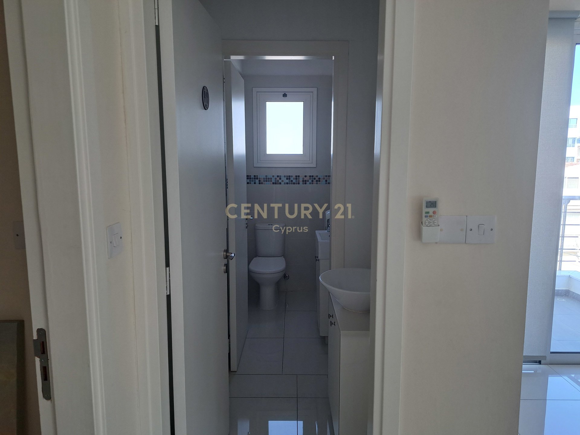 98m2 Oficina en Agios Nektarios, Limassol, Chipre No. 57225