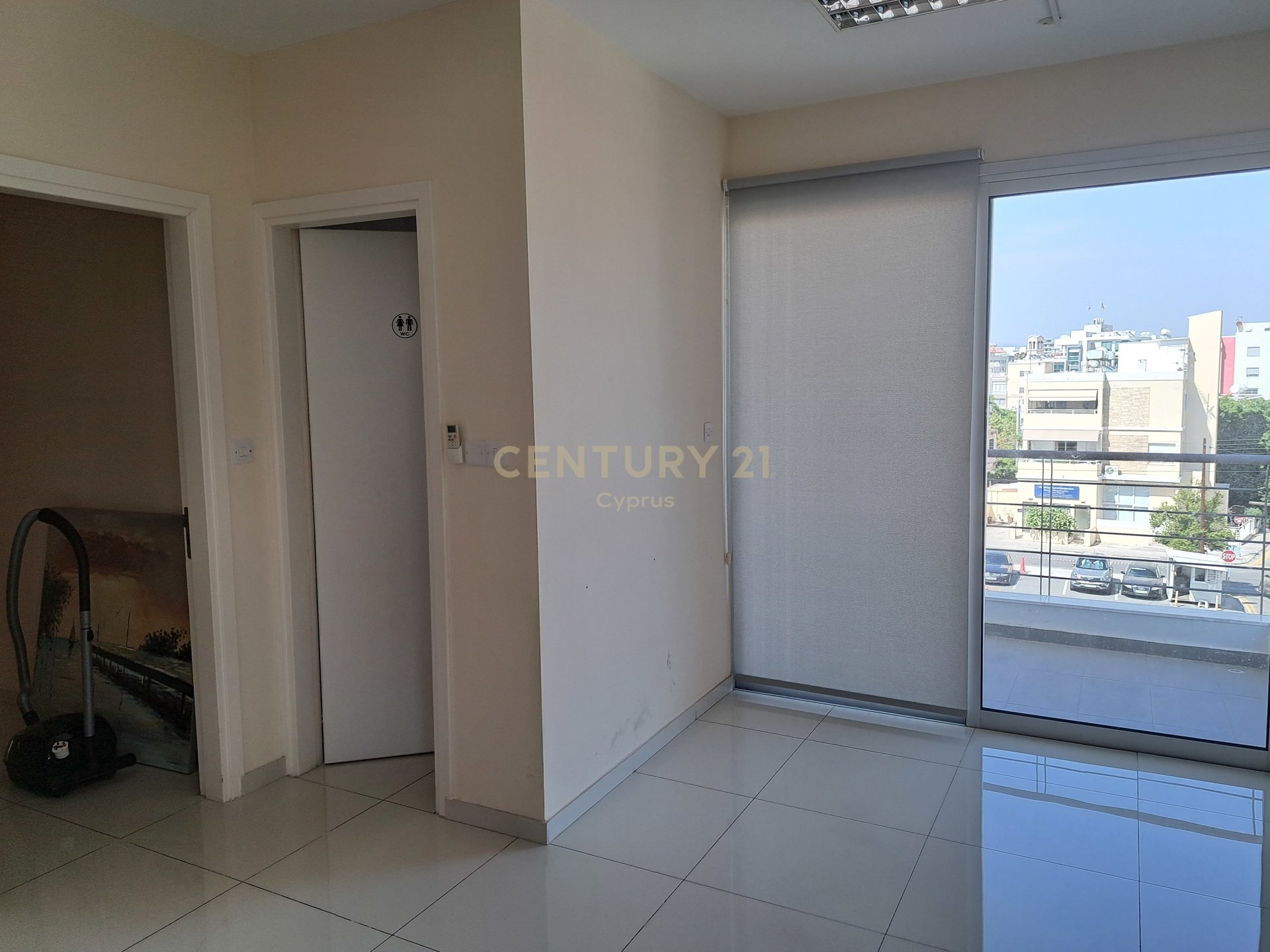 98m2 Oficina en Agios Nektarios, Limassol, Chipre No. 57225