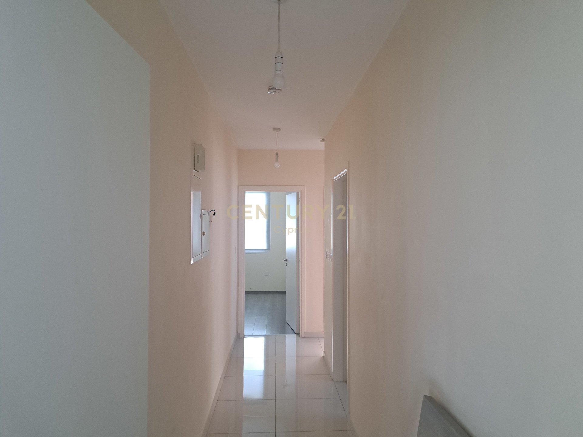 98m2 Oficina en Agios Nektarios, Limassol, Chipre No. 57225