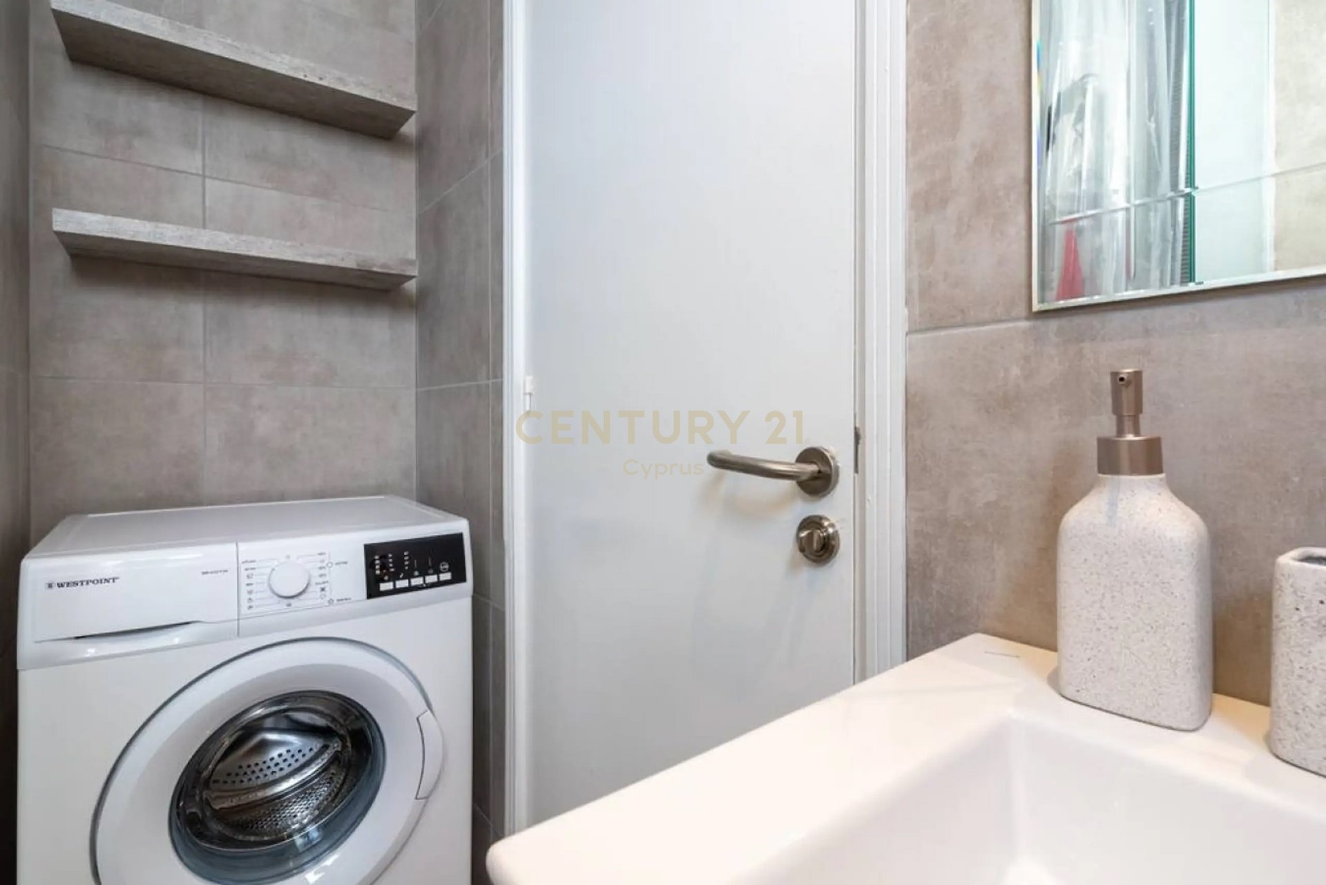 1 dormitorio Apartamento en Larnaca, Larnaka, Chipre No. 57228