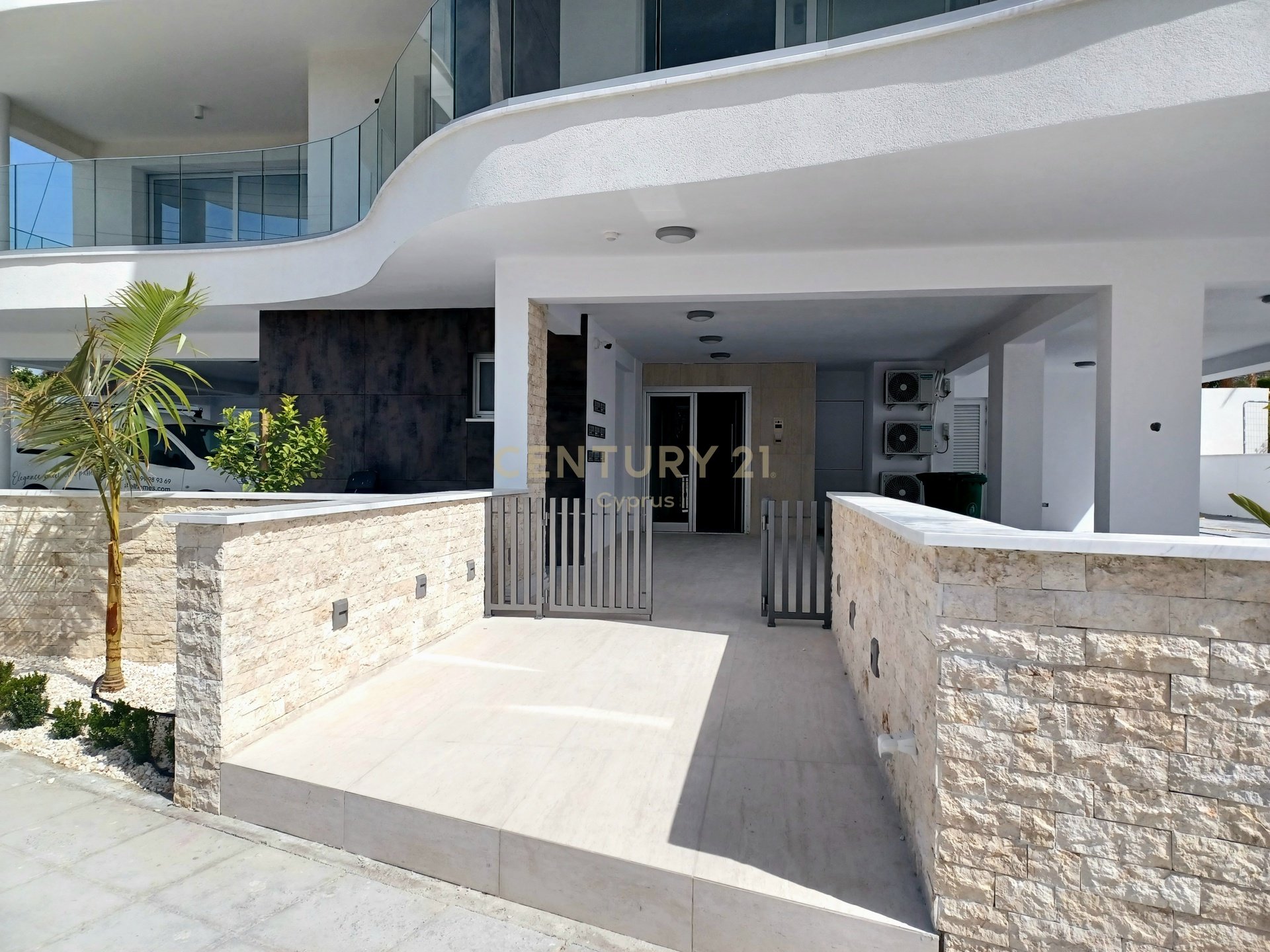 2 bedrooms Apartment in Germasogeia, Limassol, Cyprus No. 54301