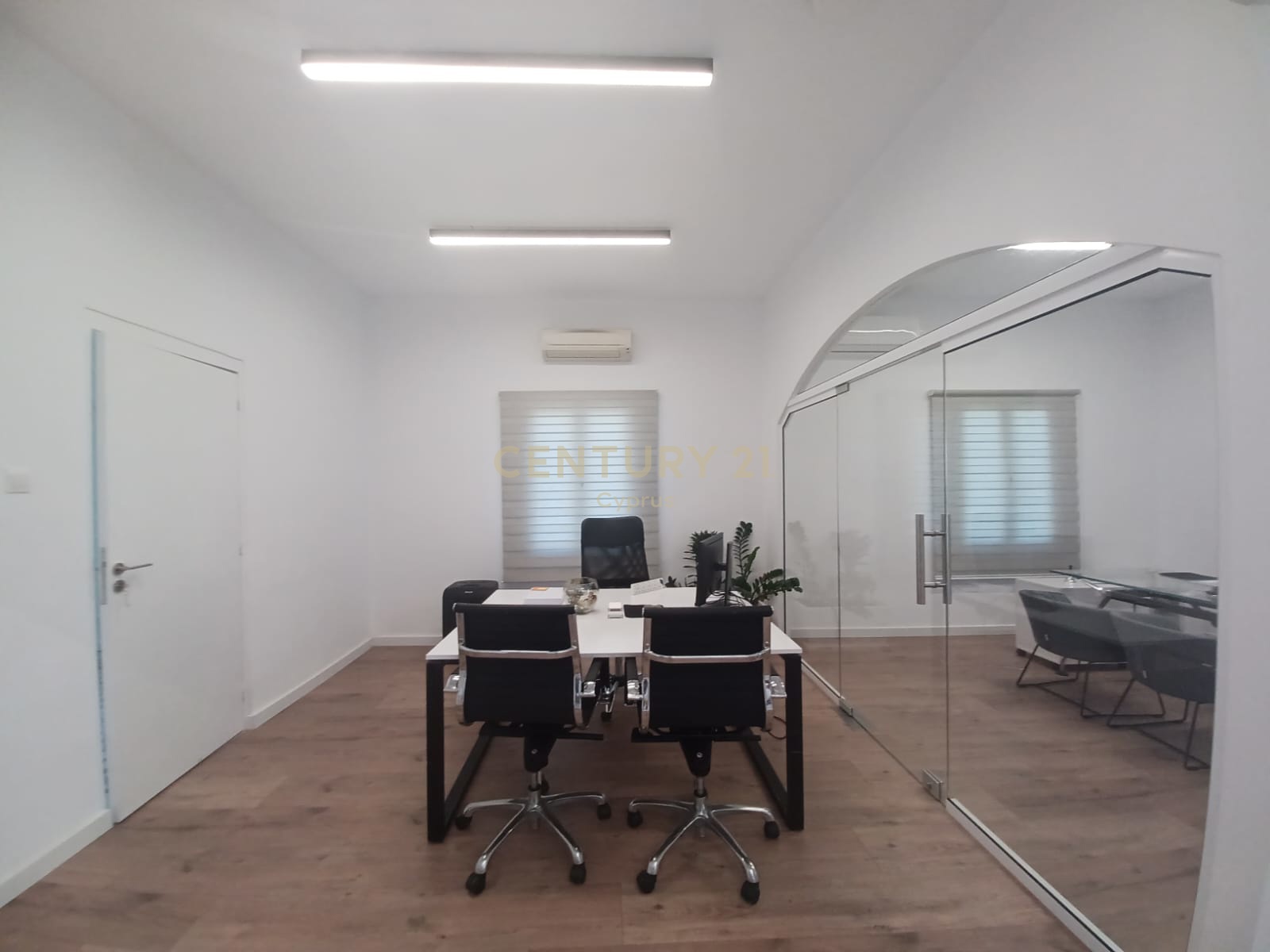 90m2 Oficina en Limassol, Chipre No. 57534