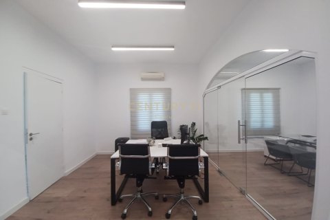 90m2 Oficina en Limassol, Chipre No. 57534