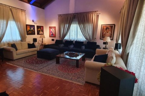 5 bedrooms Villa in Limassol, Cyprus No. 38916