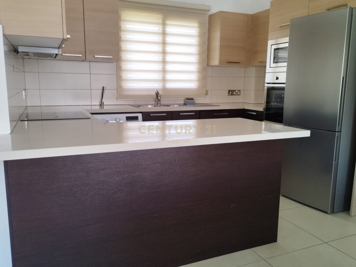 18 bedrooms Building in Mesa Geitonia, Limassol, Cyprus No. 53438