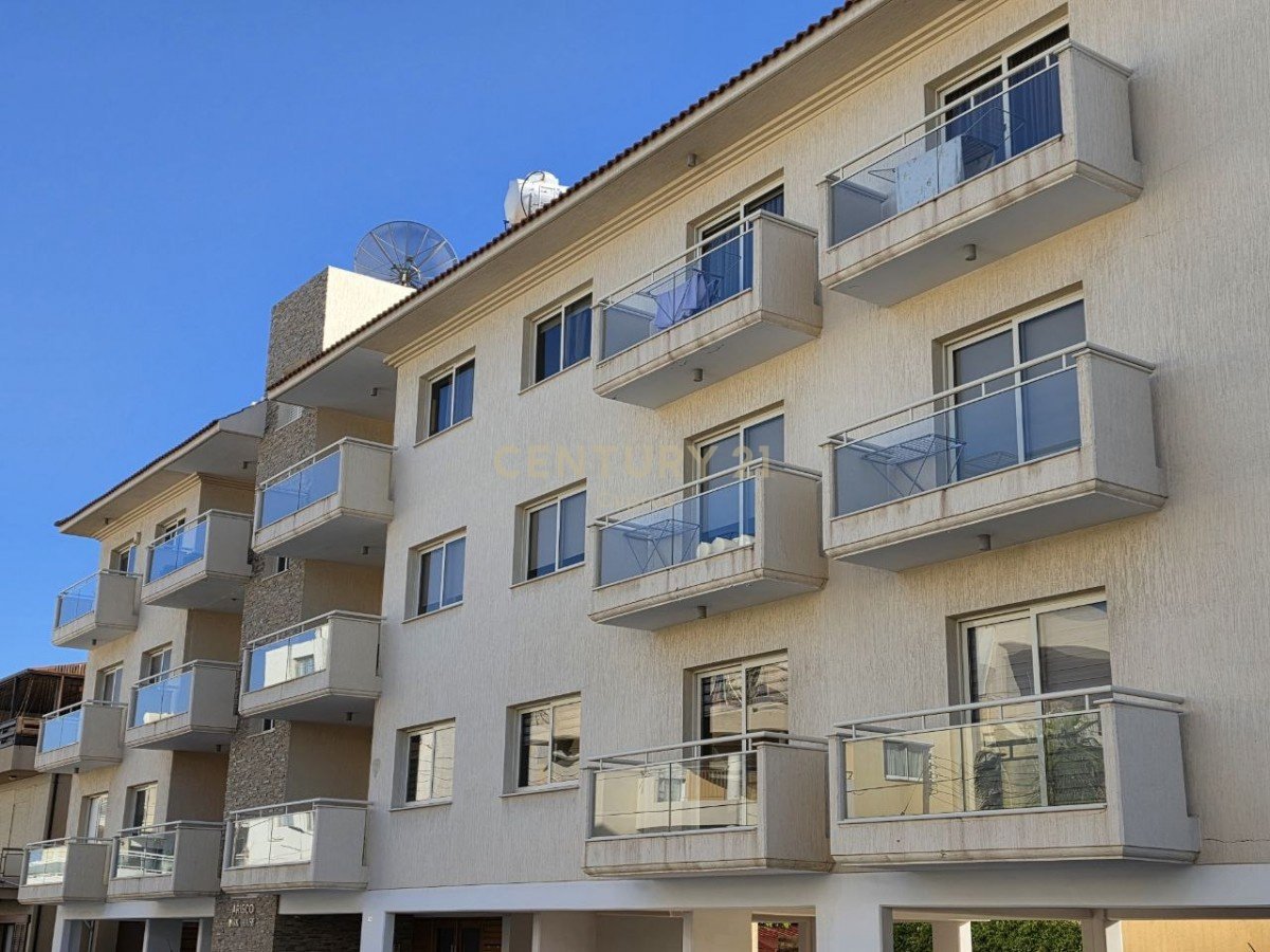 18 bedrooms Building in Mesa Geitonia, Limassol, Cyprus No. 53438