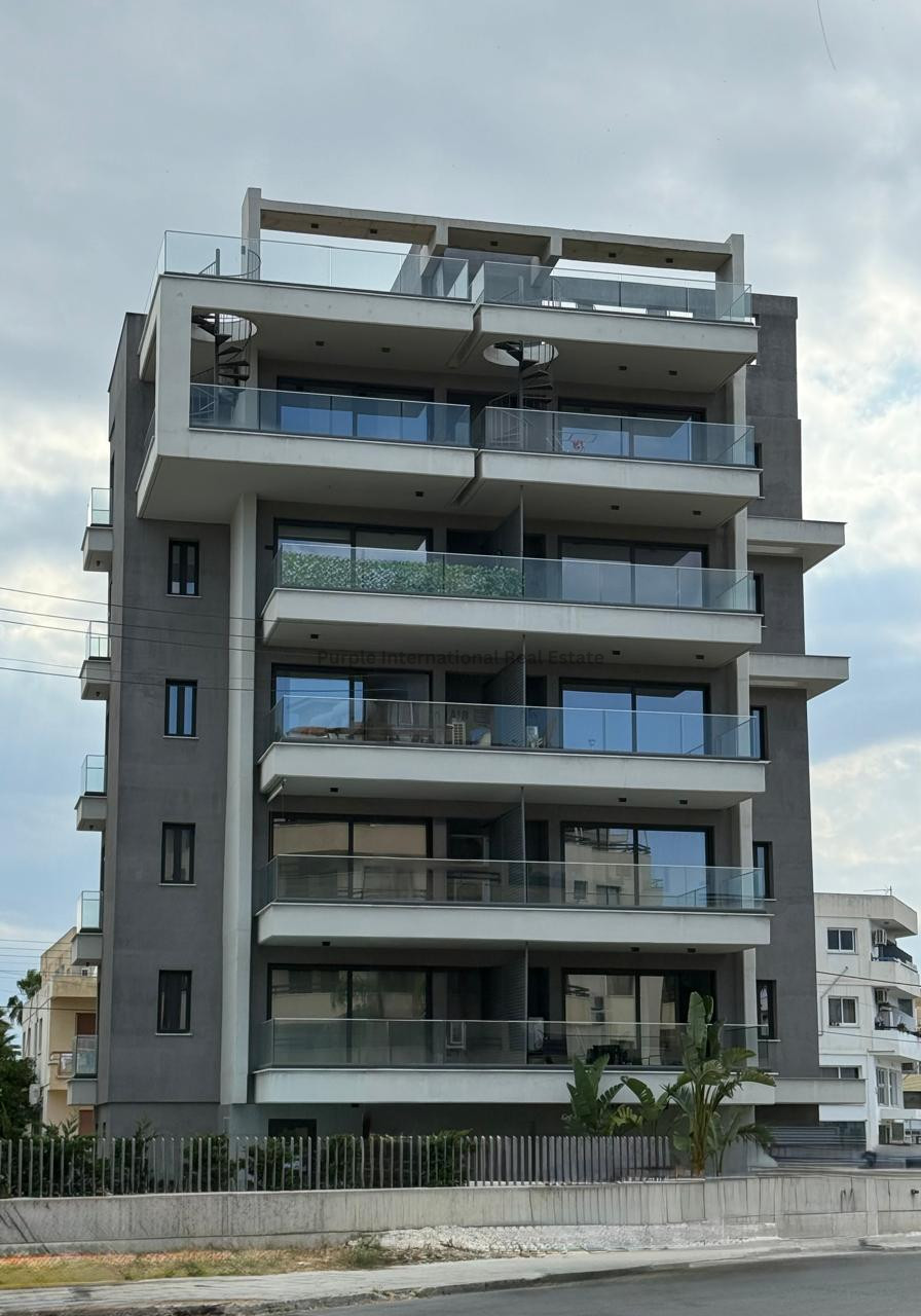 Квартира с 3 спальнями в Ларнака, Кипр № 53096