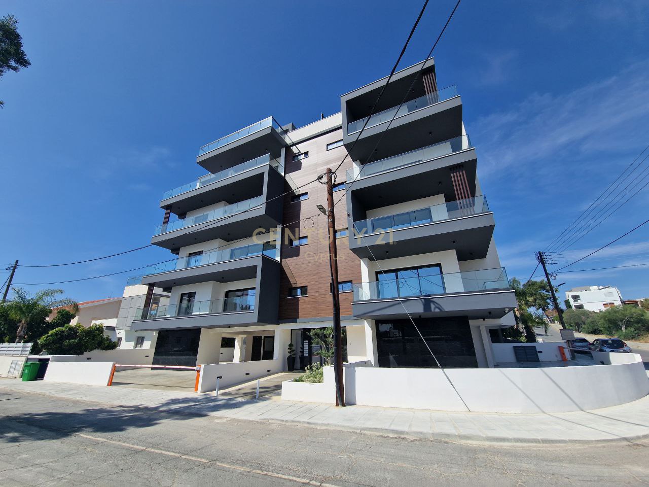 3 bedrooms Penthouse in Germasogeia, Limassol, Cyprus No. 33574