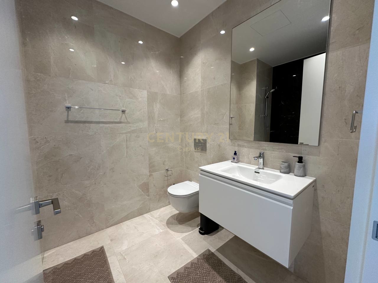 3 bedrooms Apartment in Germasogeia, Limassol, Cyprus No. 35872