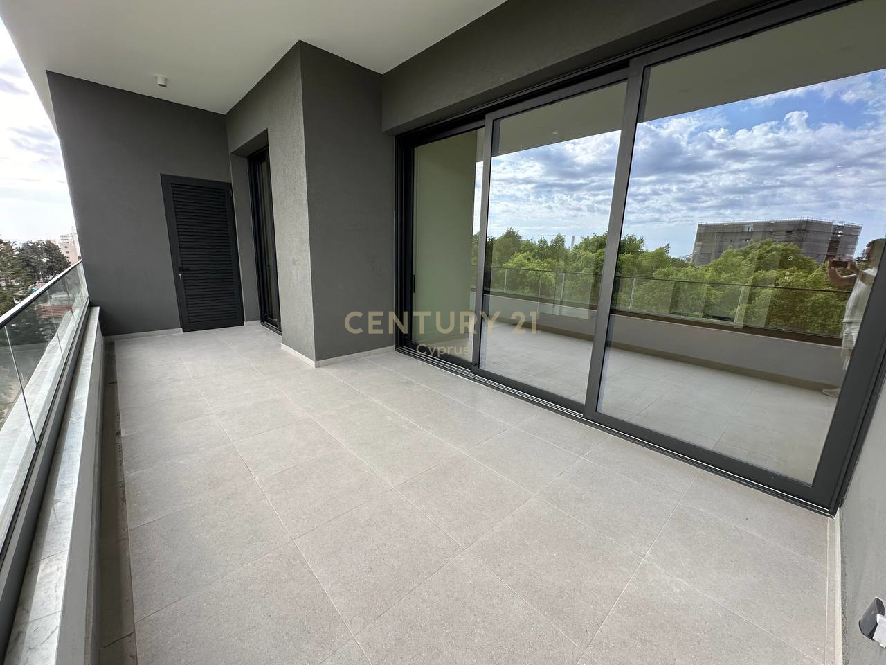 4 bedrooms Apartment in Germasogeia, Limassol, Cyprus No. 35874