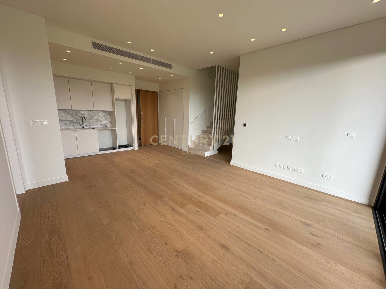 4 bedrooms Apartment in Germasogeia, Limassol, Cyprus No. 35874