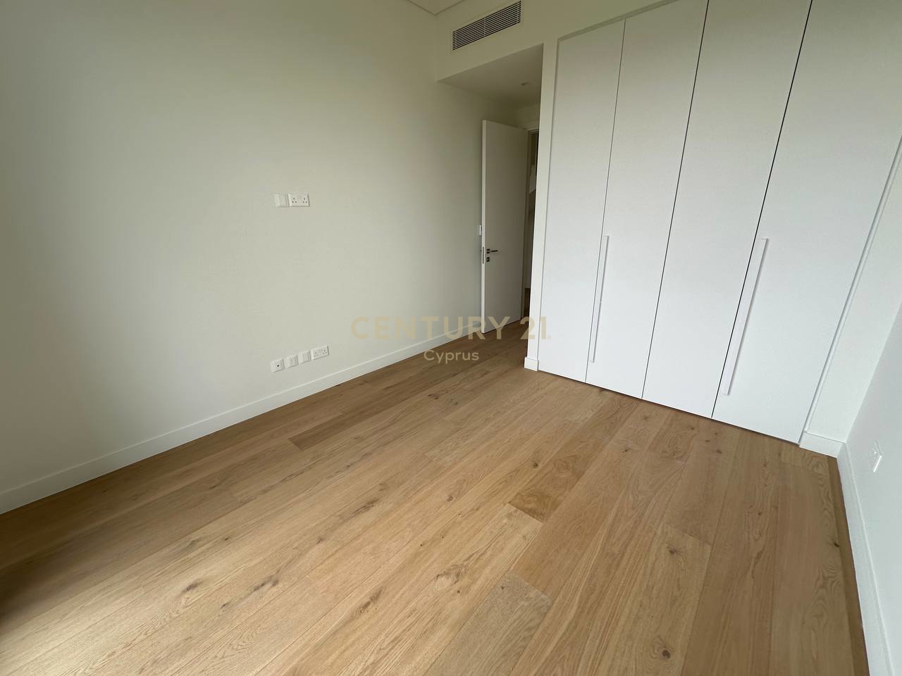 4 bedrooms Apartment in Germasogeia, Limassol, Cyprus No. 35874