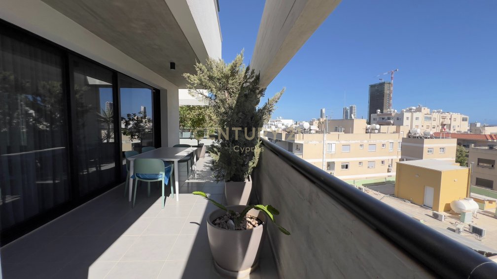 3 bedrooms Penthouse in Mesa Geitonia, Limassol, Cyprus No. 53697