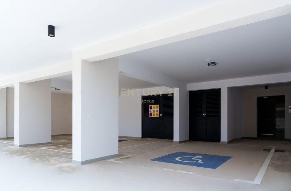 2 bedrooms Apartment in Limassol, Cyprus No. 35483