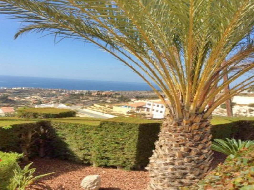 3 bedrooms Villa in Limassol, Cyprus No. 38066