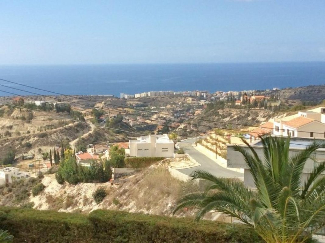 3 bedrooms Villa in Limassol, Cyprus No. 38066