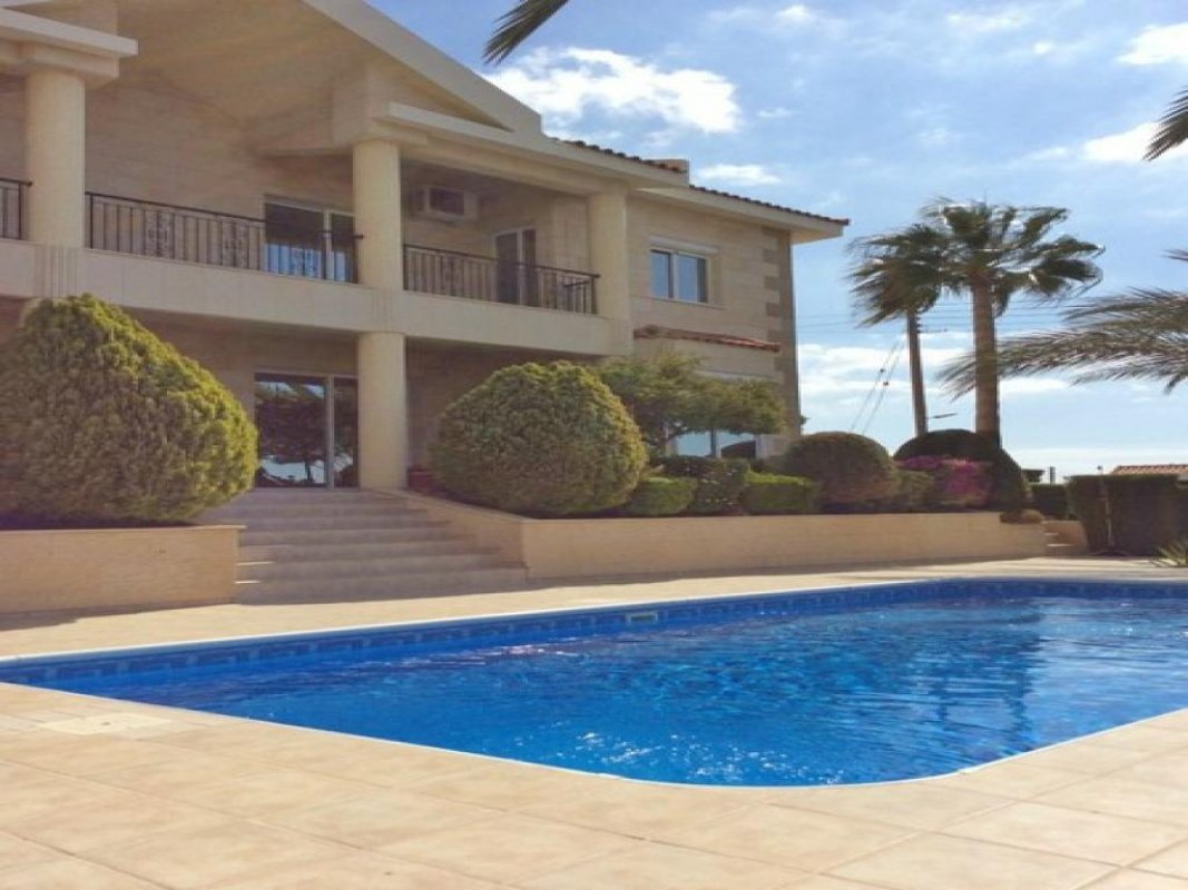 3 bedrooms Villa in Limassol, Cyprus No. 38066