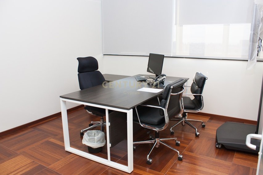 323.7m2 Bureau à Limassol, Chypre No. 56101