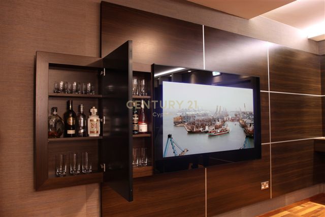 323.7m2 Bureau à Limassol, Chypre No. 56101