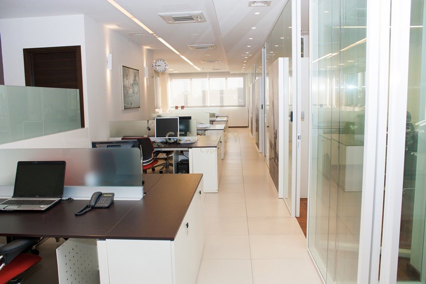 323.7m2 Bureau à Limassol, Chypre No. 56101
