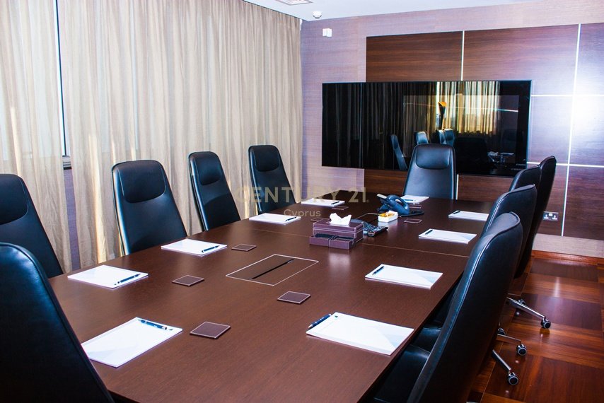 323.7m2 Bureau à Limassol, Chypre No. 56101