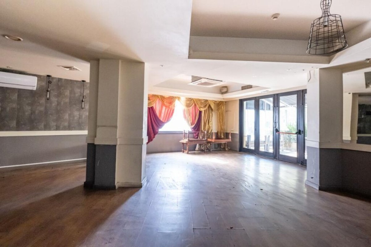 242m2 Commercial property in Nicosia, Cyprus No. 37944