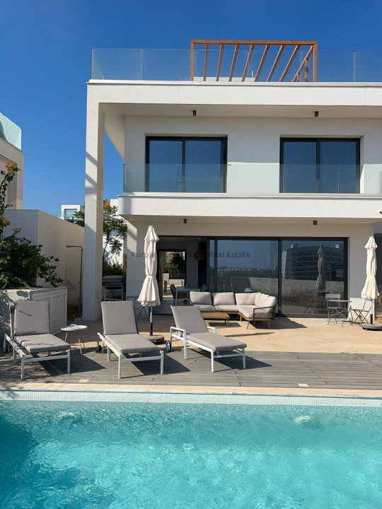 5 bedrooms Villa in Protaras, Ammochostos, Cyprus No. 39046