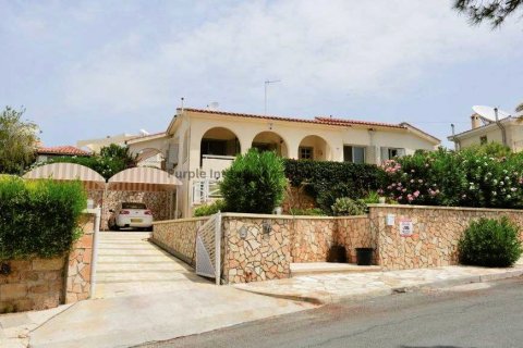 3 bedrooms Villa in Coral Bay, Pegeia, Paphos, Cyprus No. 7728