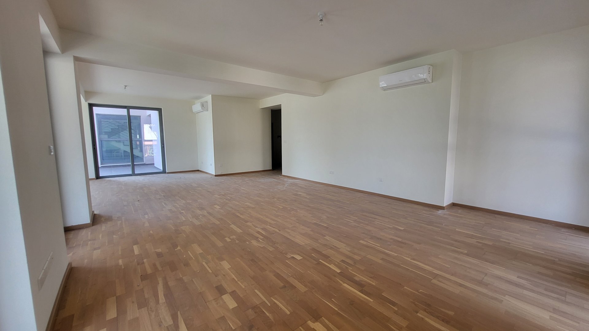 3 bedrooms Apartment in Larnaca, Larnaka, Cyprus No. 49429