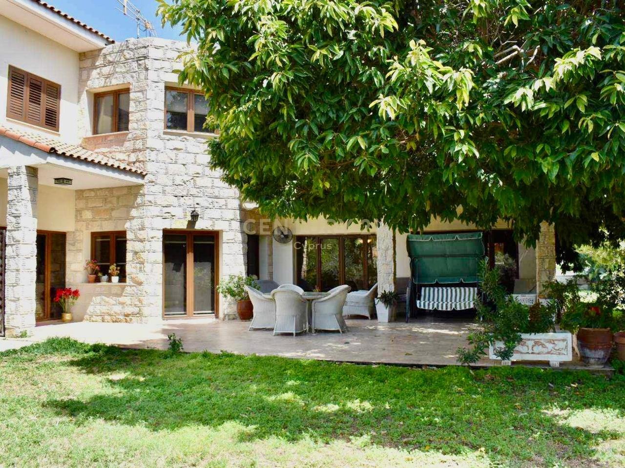 3 bedrooms Villa in Pyrgos, Limassol, Cyprus No. 31615