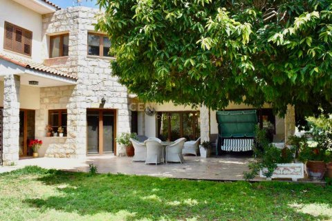 3 bedrooms Villa in Pyrgos, Limassol, Cyprus No. 31615