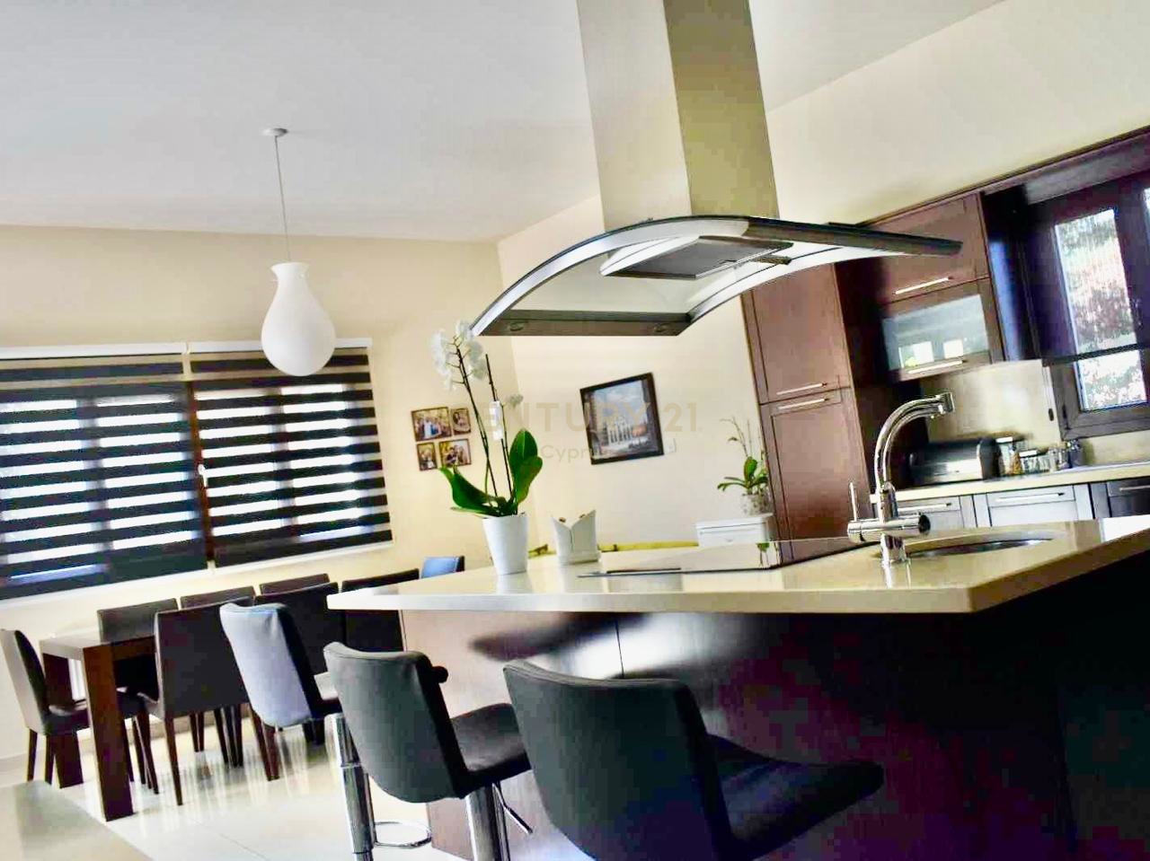 3 bedrooms Villa in Pyrgos, Limassol, Cyprus No. 31615