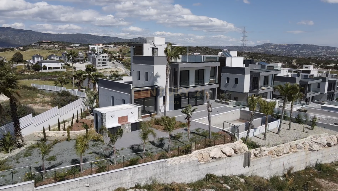 6 bedrooms Villa in Parekklisia, Limassol, Cyprus No. 31617