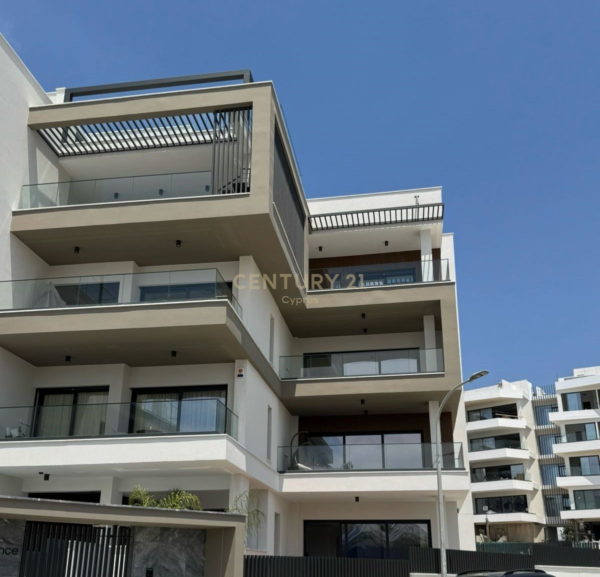 3 bedrooms Penthouse in Germasogeia, Limassol, Cyprus No. 55897