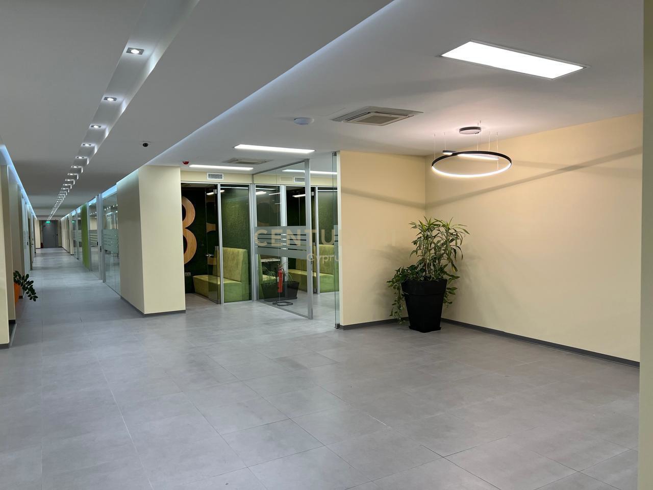 1100m2 Bureau à Agios Athanasios, Limassol, Chypre No. 55901