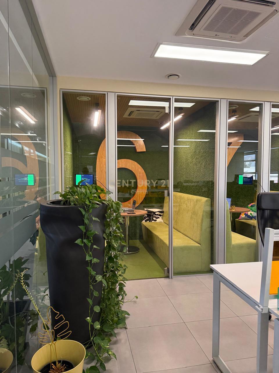 1100m2 Bureau à Agios Athanasios, Limassol, Chypre No. 55901